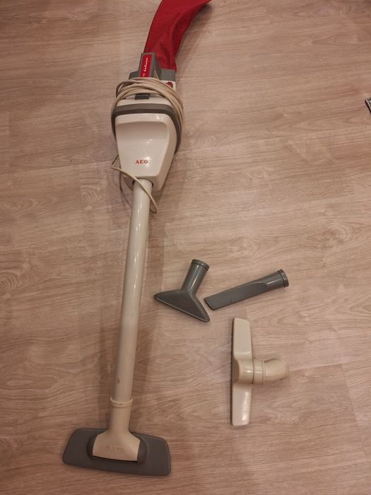 Aspirador AEG trabalha muito bem