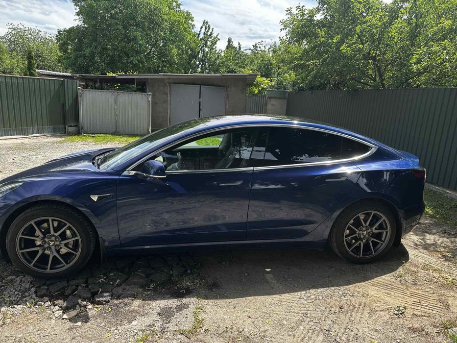 Tesla ‘’model ‘’ 3