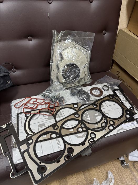 Комплект прокладок двигателя Mercedes  M273 5,5 S500 S550 GL550