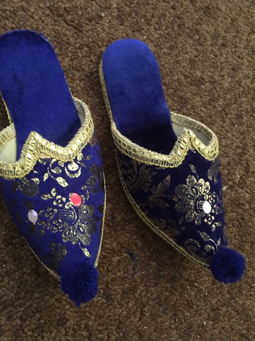 Sapatos marroquinos novos 32