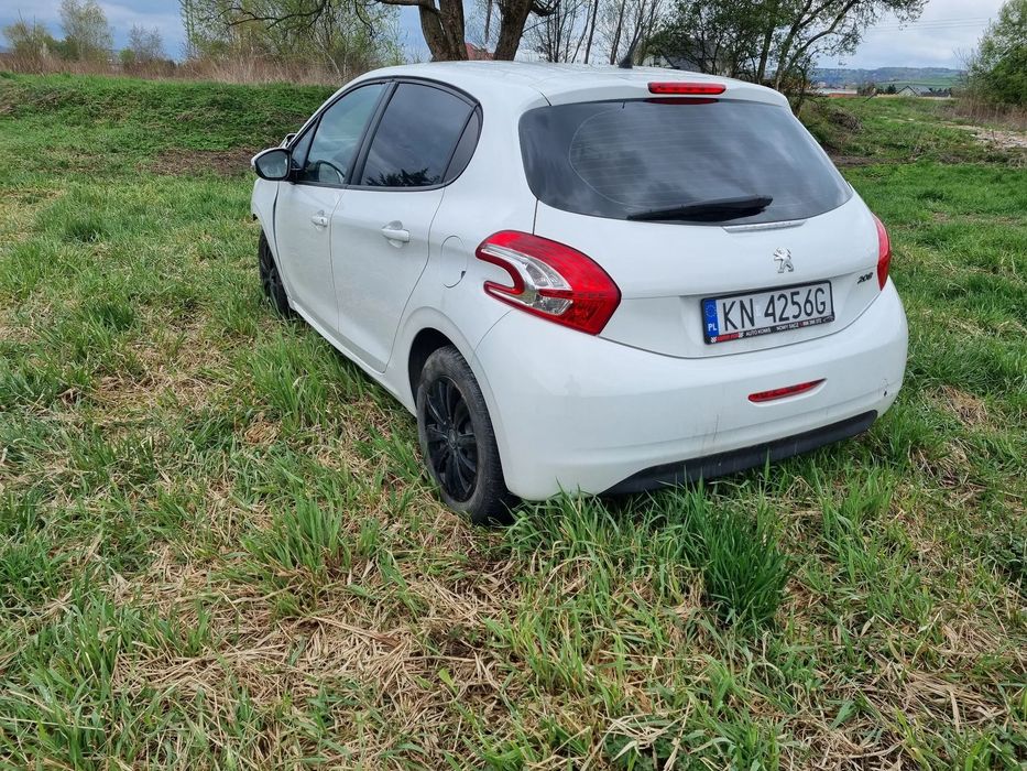 Peugeot 208