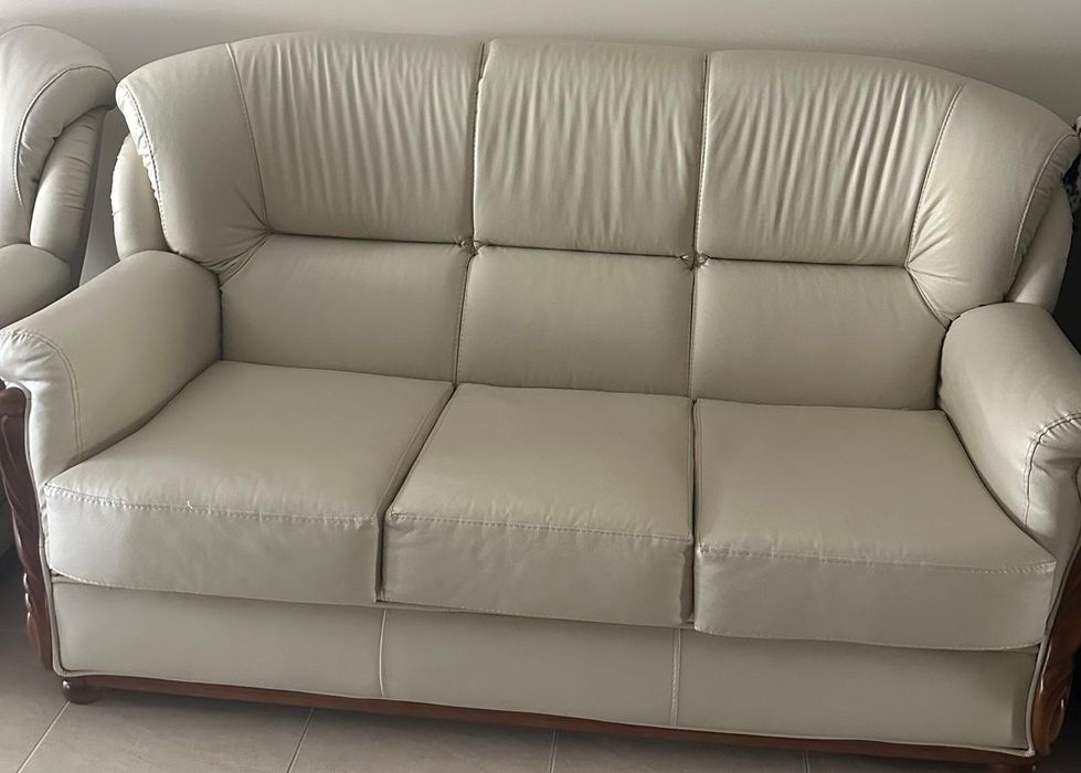 Sofá de três lugares