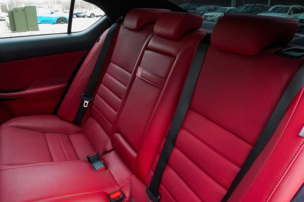 Lexus IS 300      2016