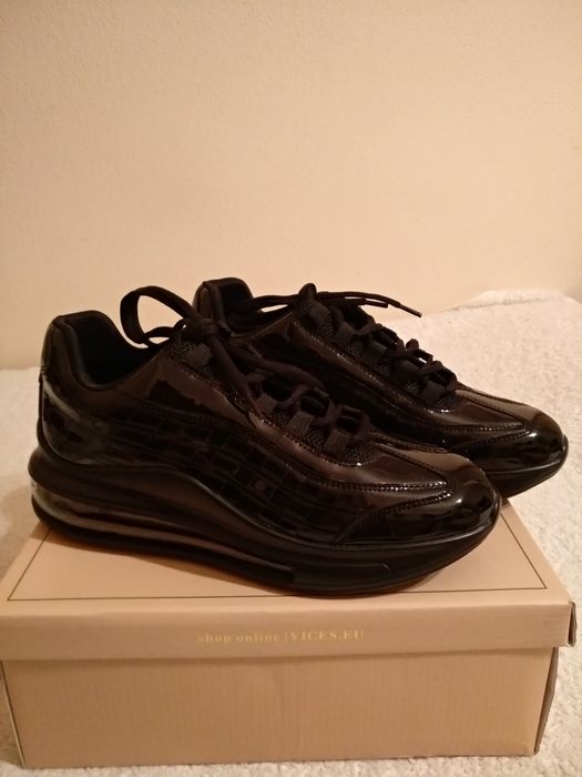 Buty damskie lakierowane