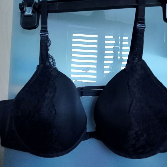 Biustonosz zapinany z przodu Triumph 80E