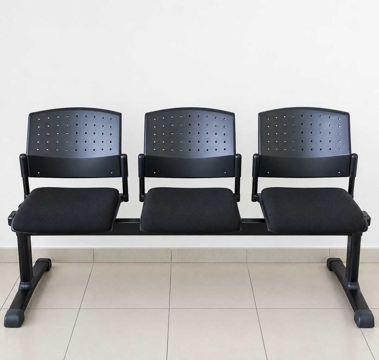 Banco para sala de espera/ Cadeiras em viga