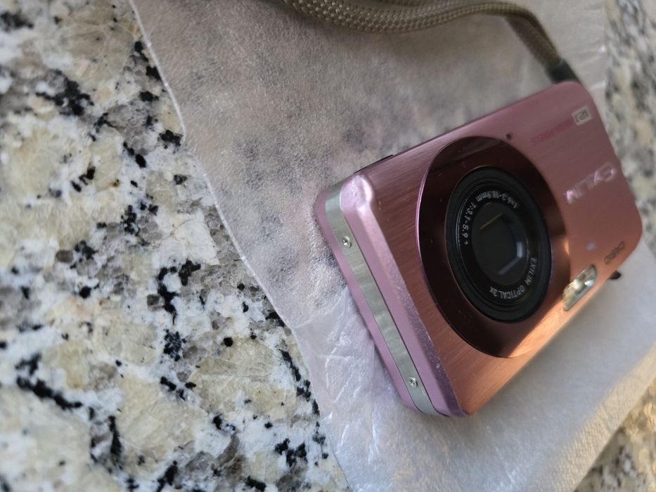 Maquina fotográfica casio de 12.1 mpx - cor de rosa