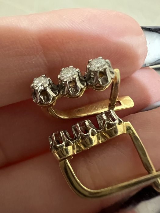 Золотые серьги 750 пр.Светофоры с якутскими бриллиантами
