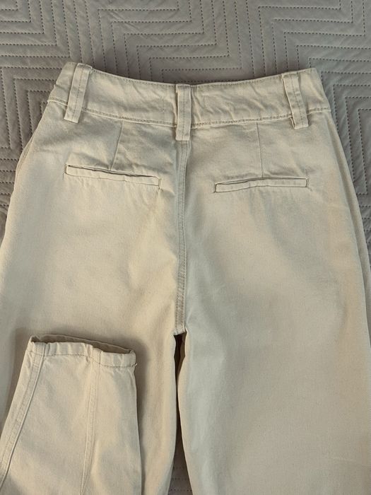 Молочні джинси-MOM «Bershka»