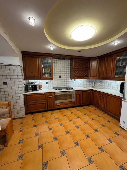 Продаж просторої дворівневої квартири в м.Черкаси