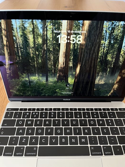 Macbook Air intel M3 | 8gb ram | 256gb ssd | 2016