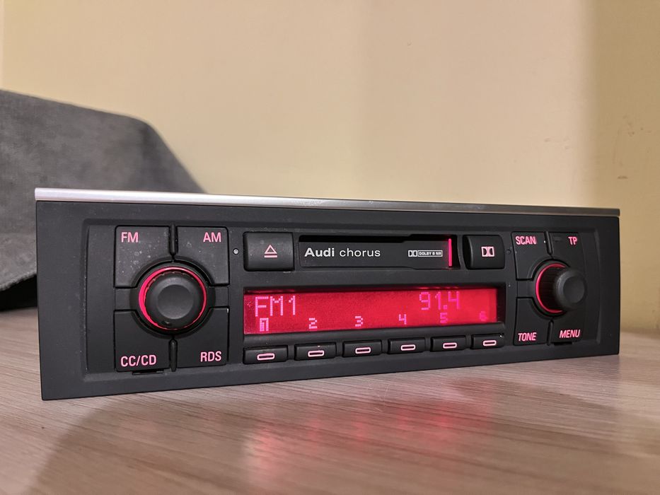 Radio Audi Chorus 2 A4 B6/B7 - sprawne , z kodem