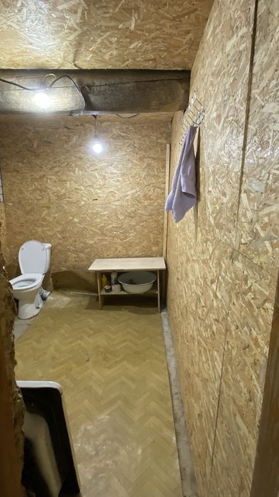 Продаж землі з будинком