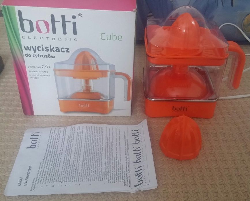 Wyciskacz do cytrusów na prąd firmy Botti