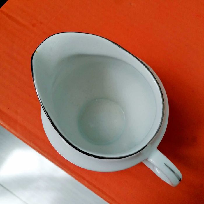 2 sztuki - dzbanuszek na mleko - porcelana WAWEL - złote zdobienia