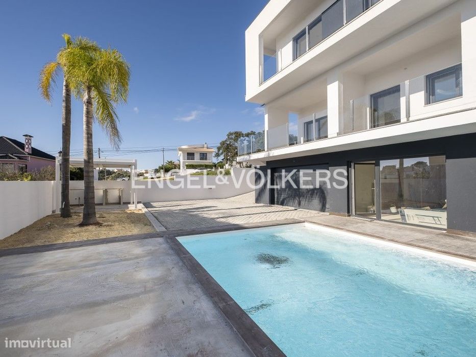 Excellent Detached Villa with Swimming Pool in Sobreda