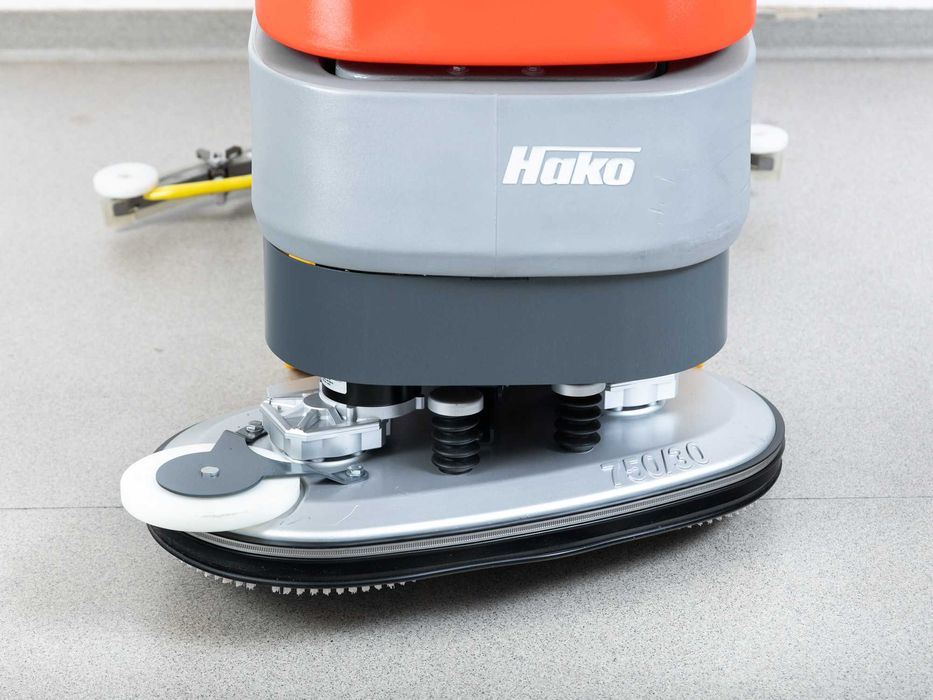 Szorowarka Hako Hakomatic B90 NOWE BATERIE 1637h 3700m²/h 13000 netto