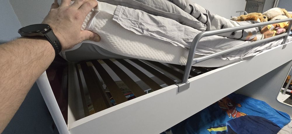 Łóżko piętrowe ze schodami