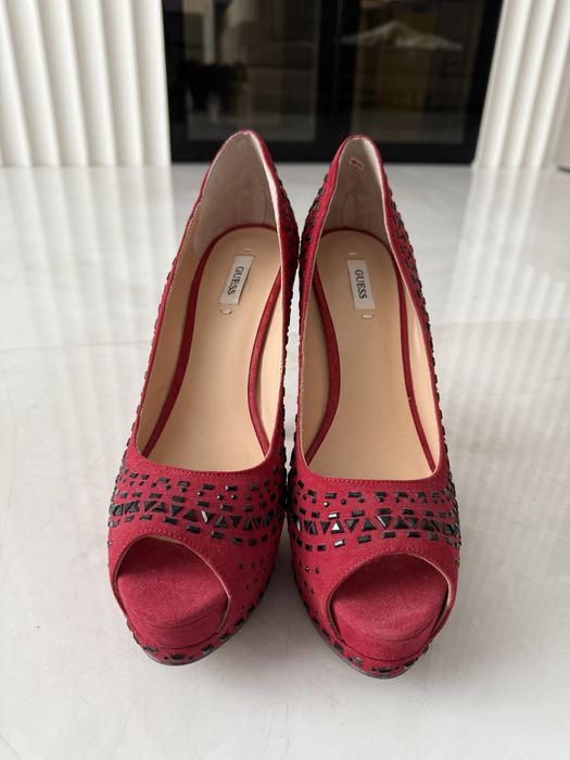 Туфлі Guess. Нові. Розмір 40. Замша/шкіра