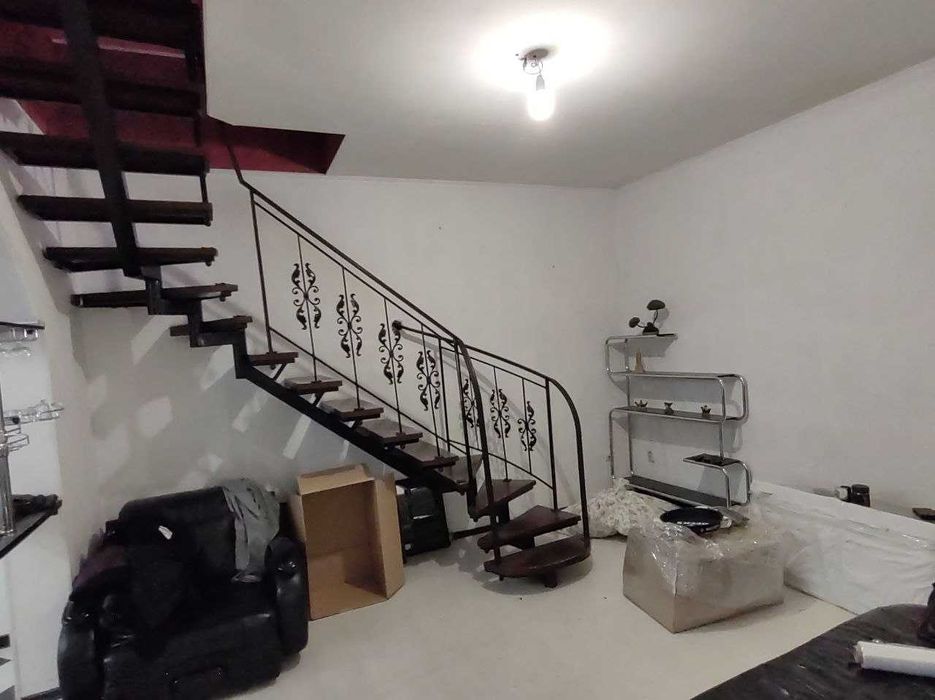 Двухэтажная квартира с ремонтом и своим двором на Молдаванке