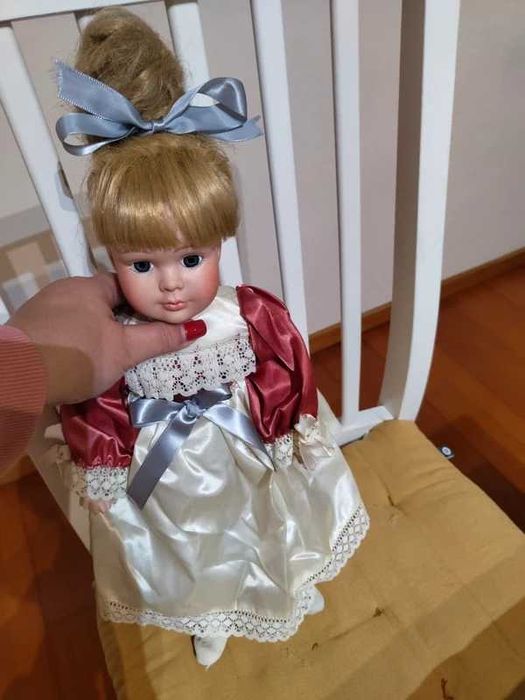 Boneca de porcelana