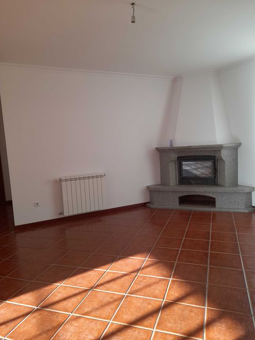 Apartamento T2 no centro com garagem individual