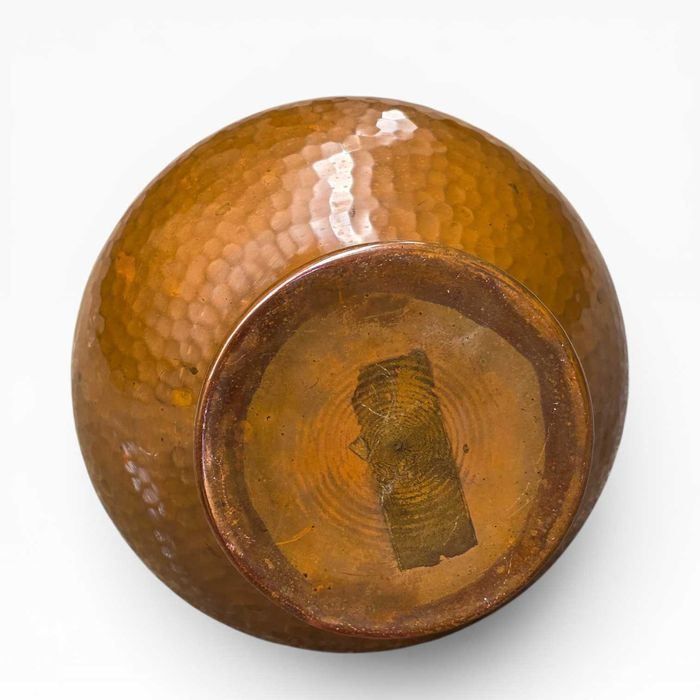 Jarro Antigo Cobre Martelado com Asa e Bico Ondulado