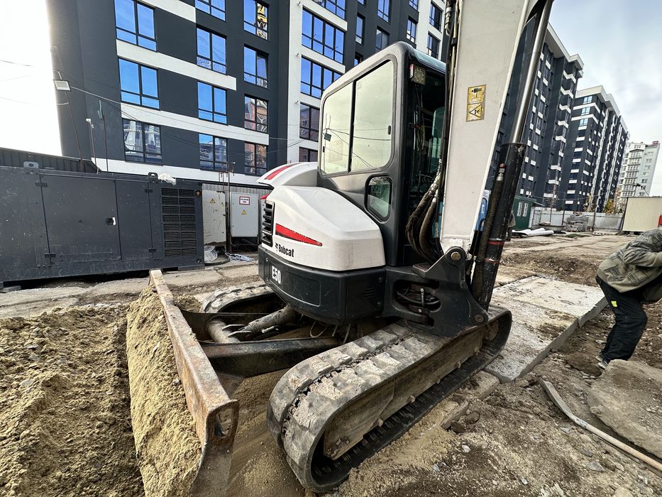 BOBCAT E 50  2012р.в 5тон мініекскаватор