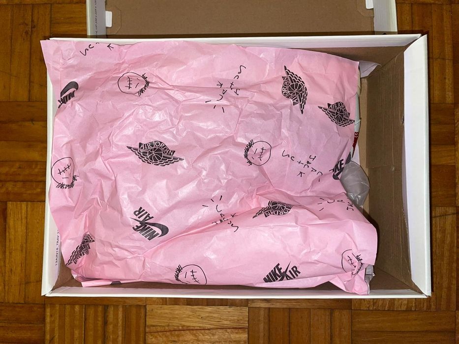 Sapatilhas Travis Scott Reverse Mocha