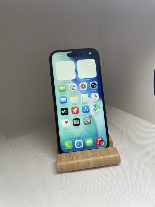 Iphone 15 82% baterii