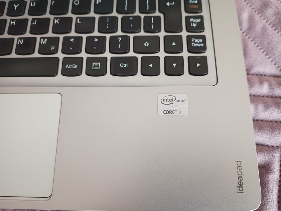 Laptop Lenovo Ideapad U310 Intel Core i7, 4GB ram 442GB SUPER STAN!!