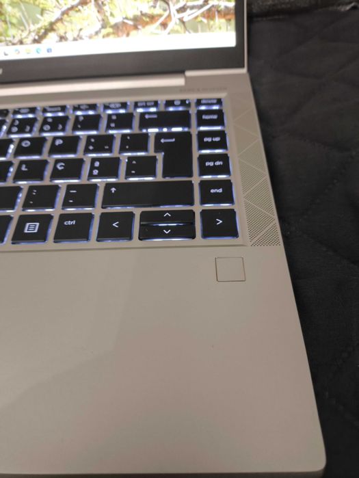 hp elitebook 840 G7 i5 |  8GB DDR | SSD | Ecran 14