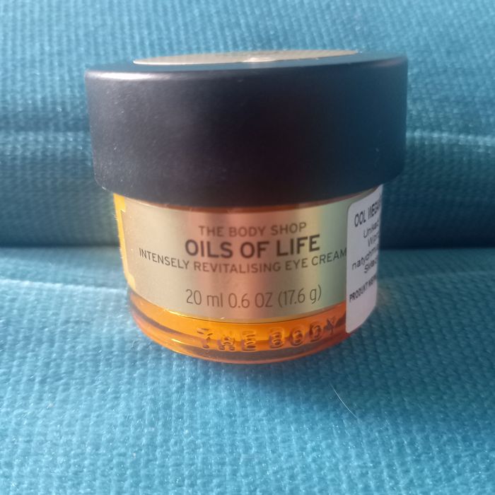 The body shop oils of life intensely Revitalising wegan krem pod oc