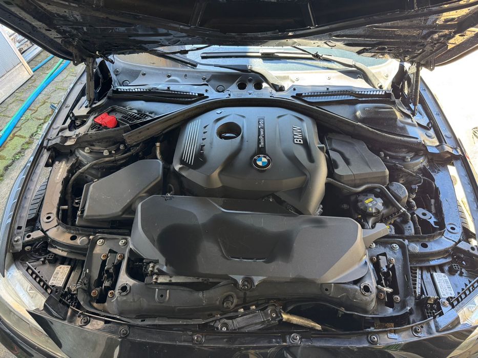BMW 320i Motor B48 Sport Automática 2016 F31 SINISTRADA