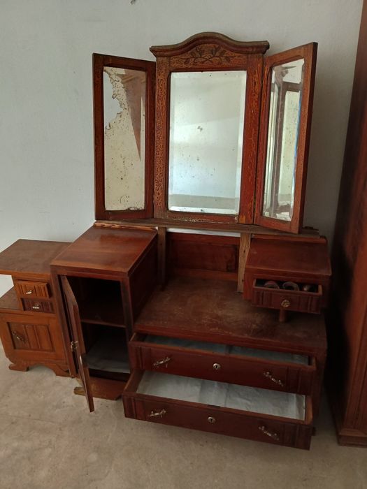 Móveis antigos para venda