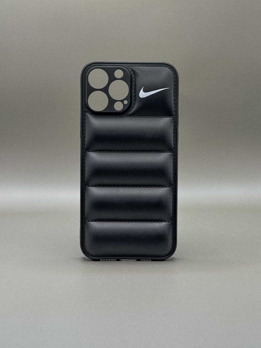 Силиконовый черный чехол пуховик Puffer The North Face на iPhone