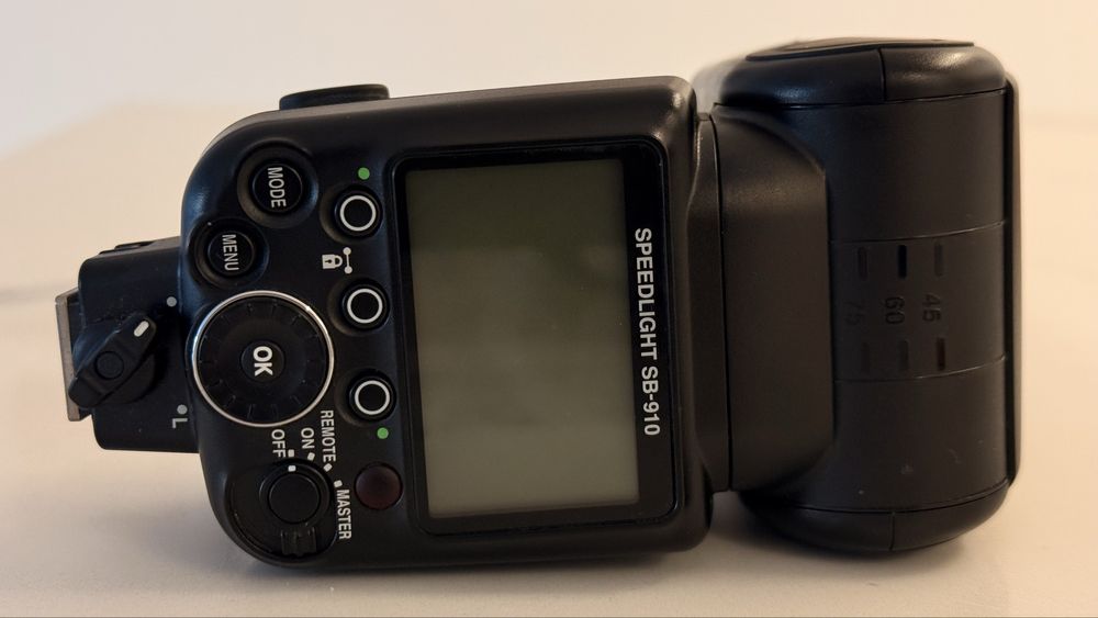 Nikon speedlight sb-910