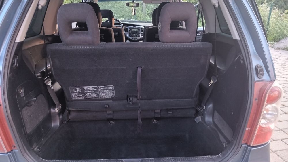 Продам Mazda MPV