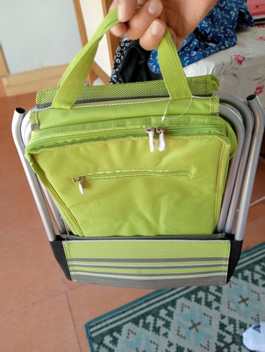 Banco com encosto e saco térmico