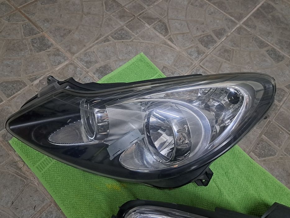 Ópticas Corsa D 2007