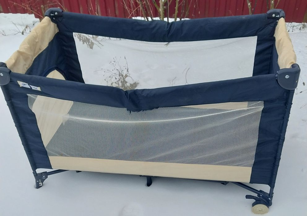 Манеж для цуциків