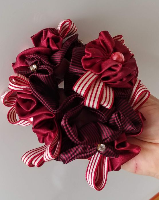 заколки ,невидимки, резинки, різні аксесуари для волосся