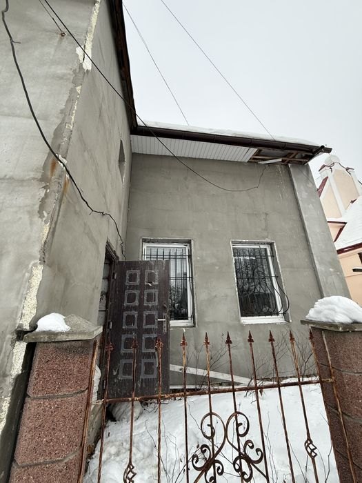 Продам квартиру з окремим входом