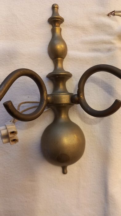 Candeeiro de parede antigo