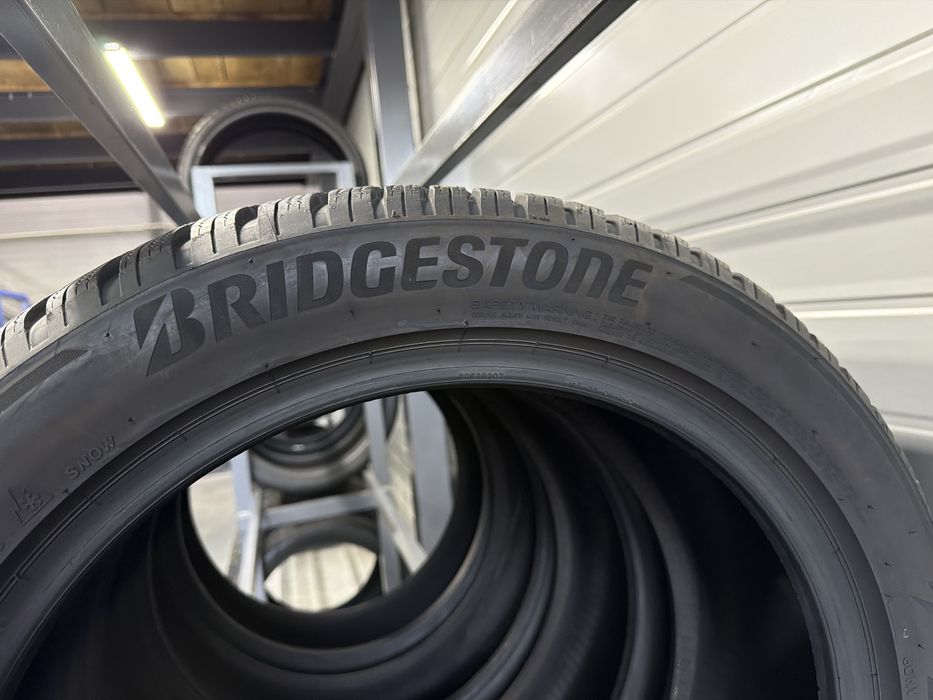Зимові шини 235/50r19 Bridgestone. Ціна 3500грн/шт