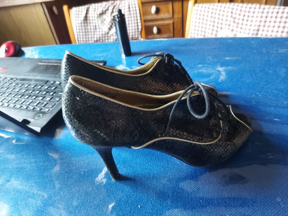 Szpilki retro vintage 40