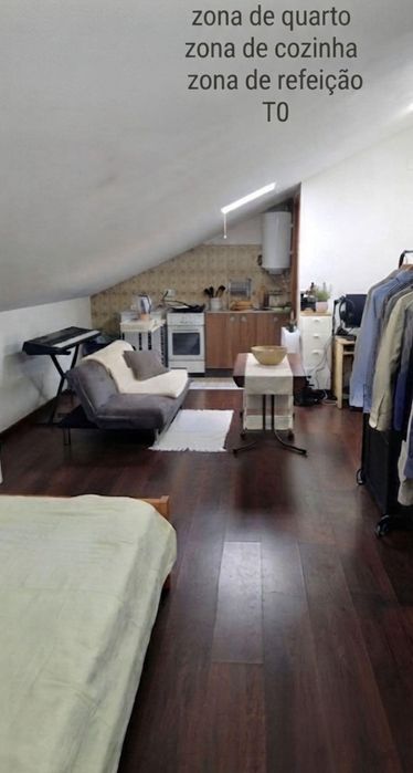 Oportunidade de investimento em Viana do Castelo: T1 + 4 águas-furtadas com entradas individuais, WC e kitchenette