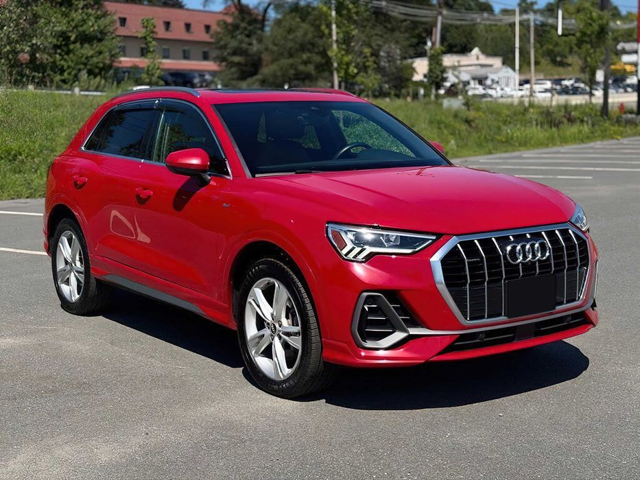 Audi Q3      2022