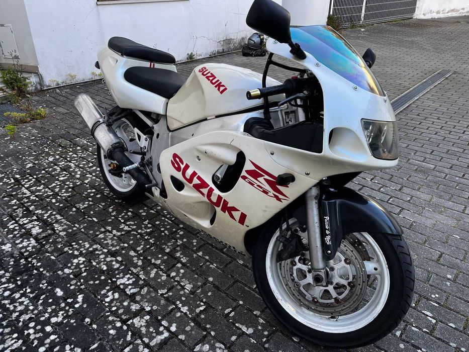 1999 Suzuki gsx r600 srad - 25kwh