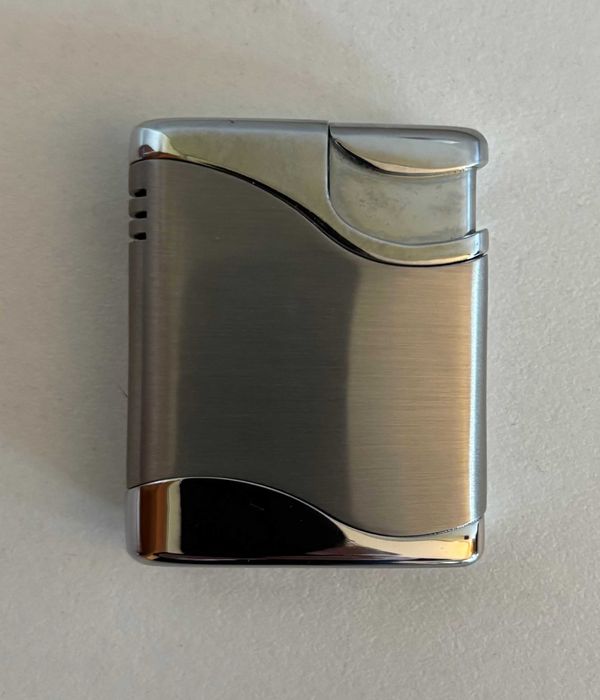 Isqueiro eletrónico a gasolina Gitanes - €24,5 com portes Incluídos